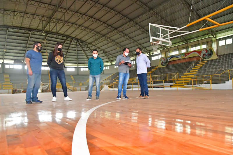 Liberado recursos para modernização da iluminação de praças e do ginásio